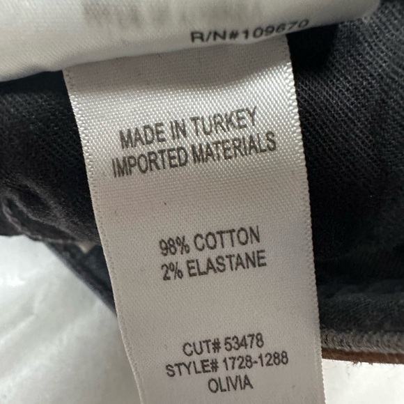 Olivia Ankle High Rise Slim in Silvermist
Citizens of Humanity🩶 - Picture 11 of 14